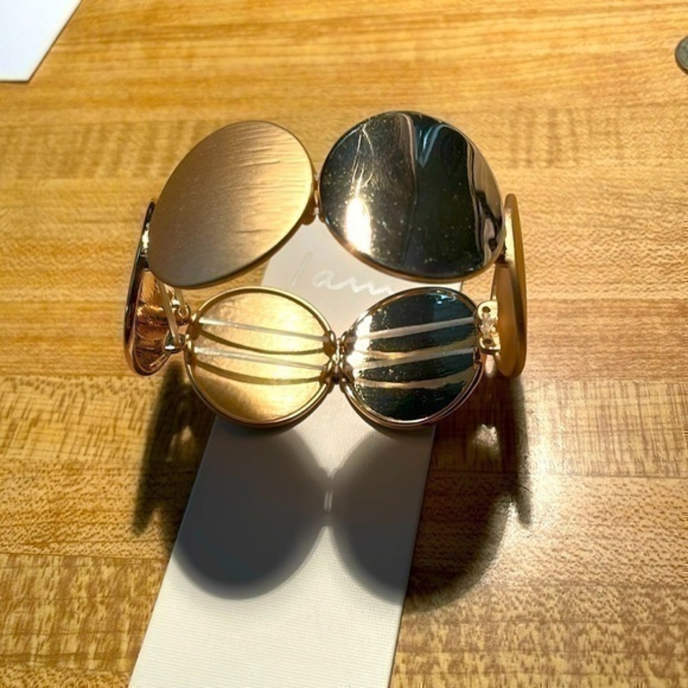 Oval bracelet 840